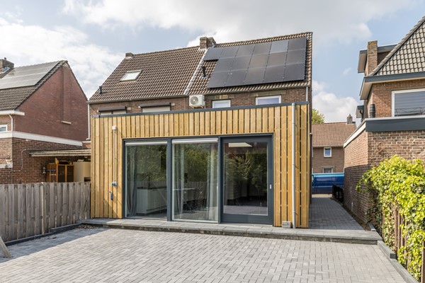 Foto - Te koop: Verrassend ruime geheel gemoderniseerde (2025-2026) halfvrijstaande woning uit 1936 nabij centrum Hoensbroek